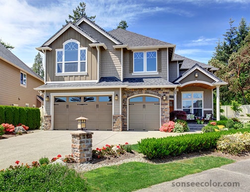 Màu nâu đất được dùng để sơn cho toàn bộ ngôi nhà 