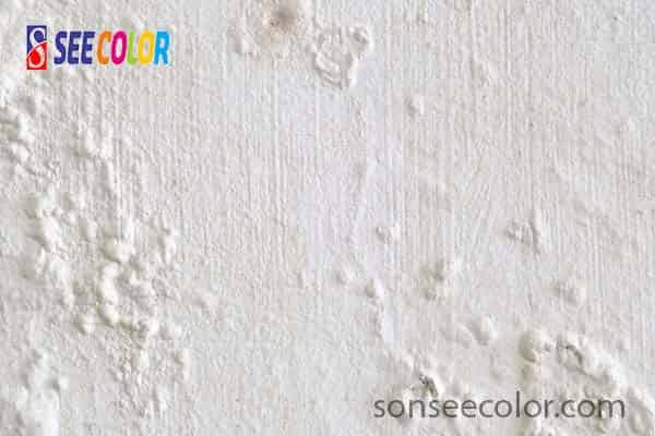 tường bị muối ẩm đẩy sùi ra